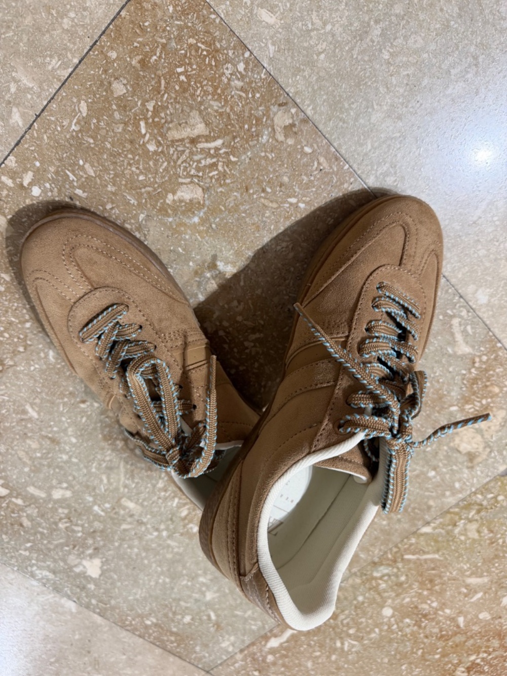 Shoes - Picture 3 of 4